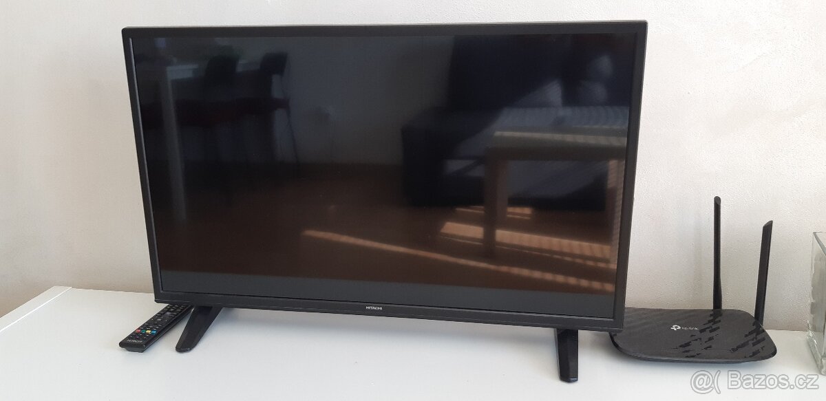HITACHI TV