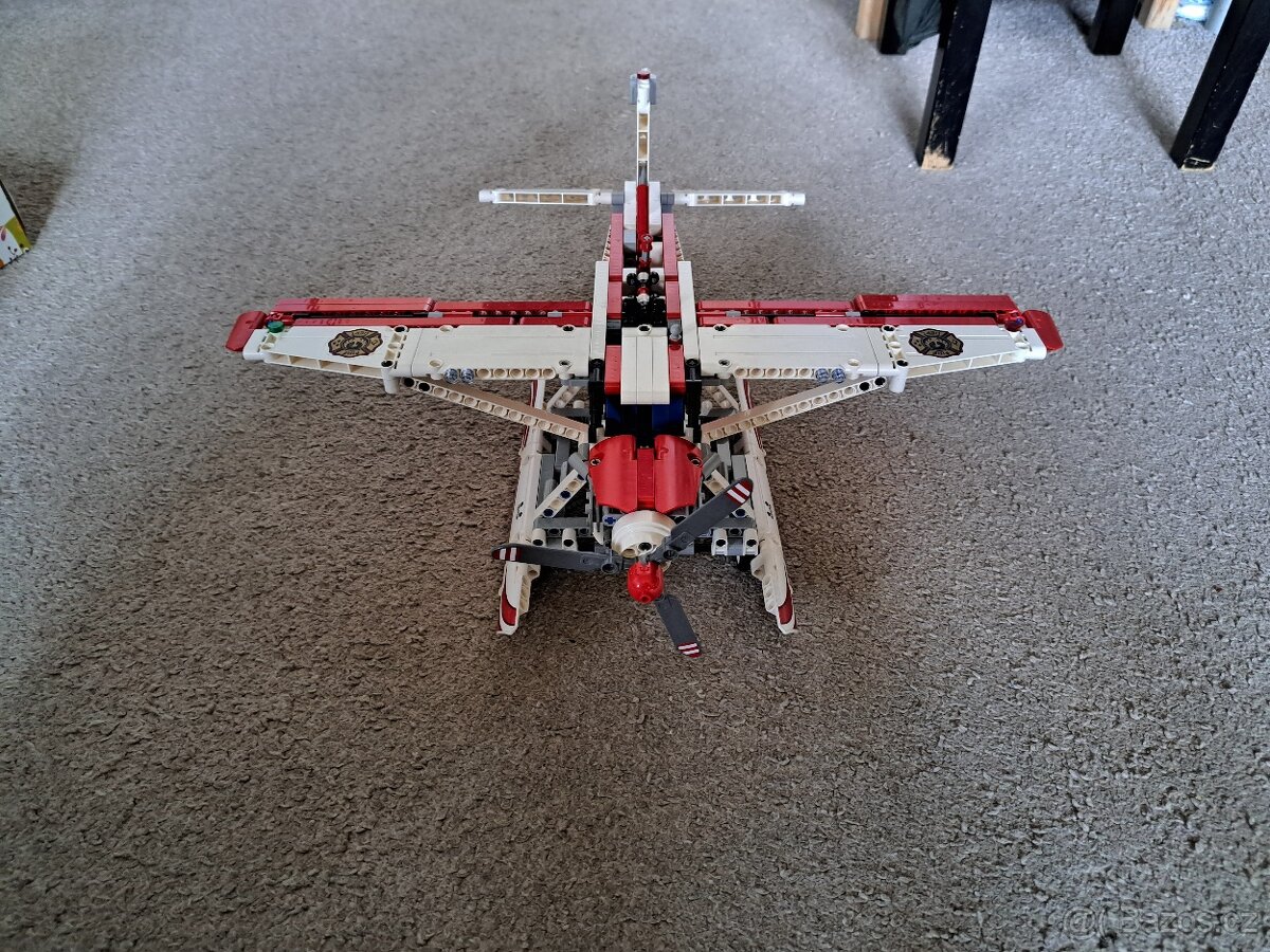 LEGO Technic 42040 - Požární letoun