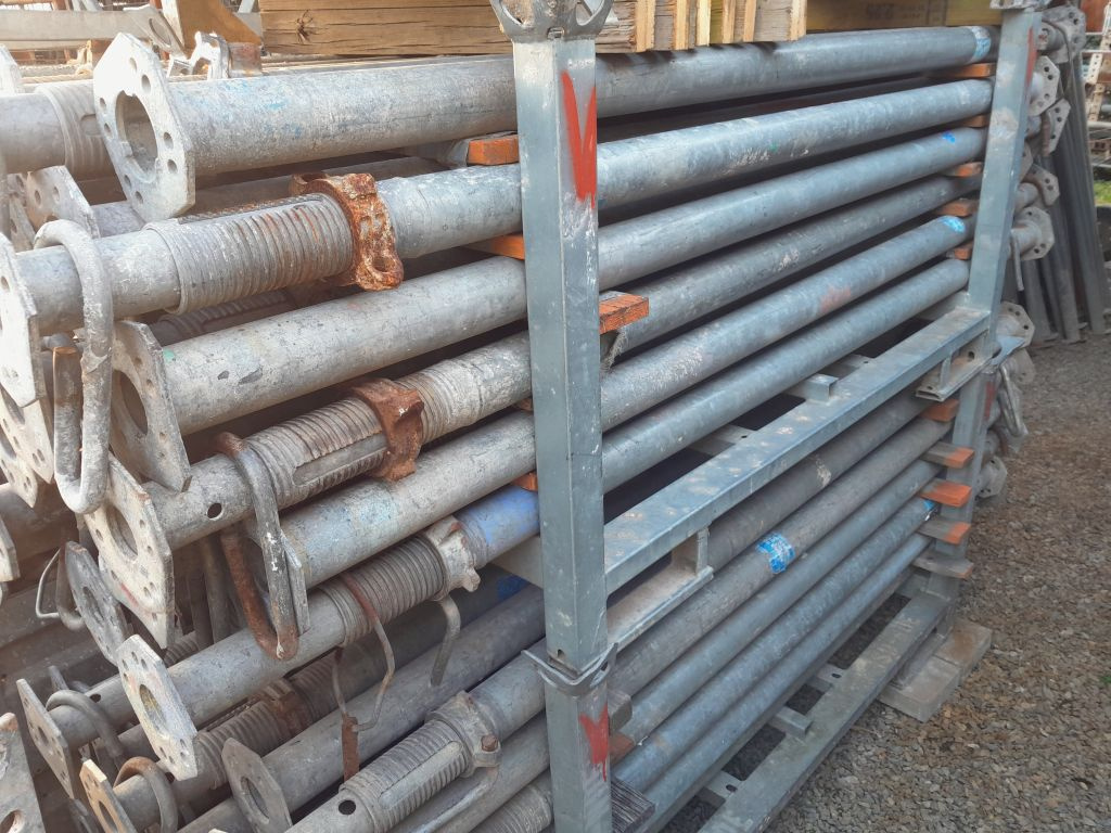 Stropní stojky 350, 400, 550cm - hůře vysunovatelné