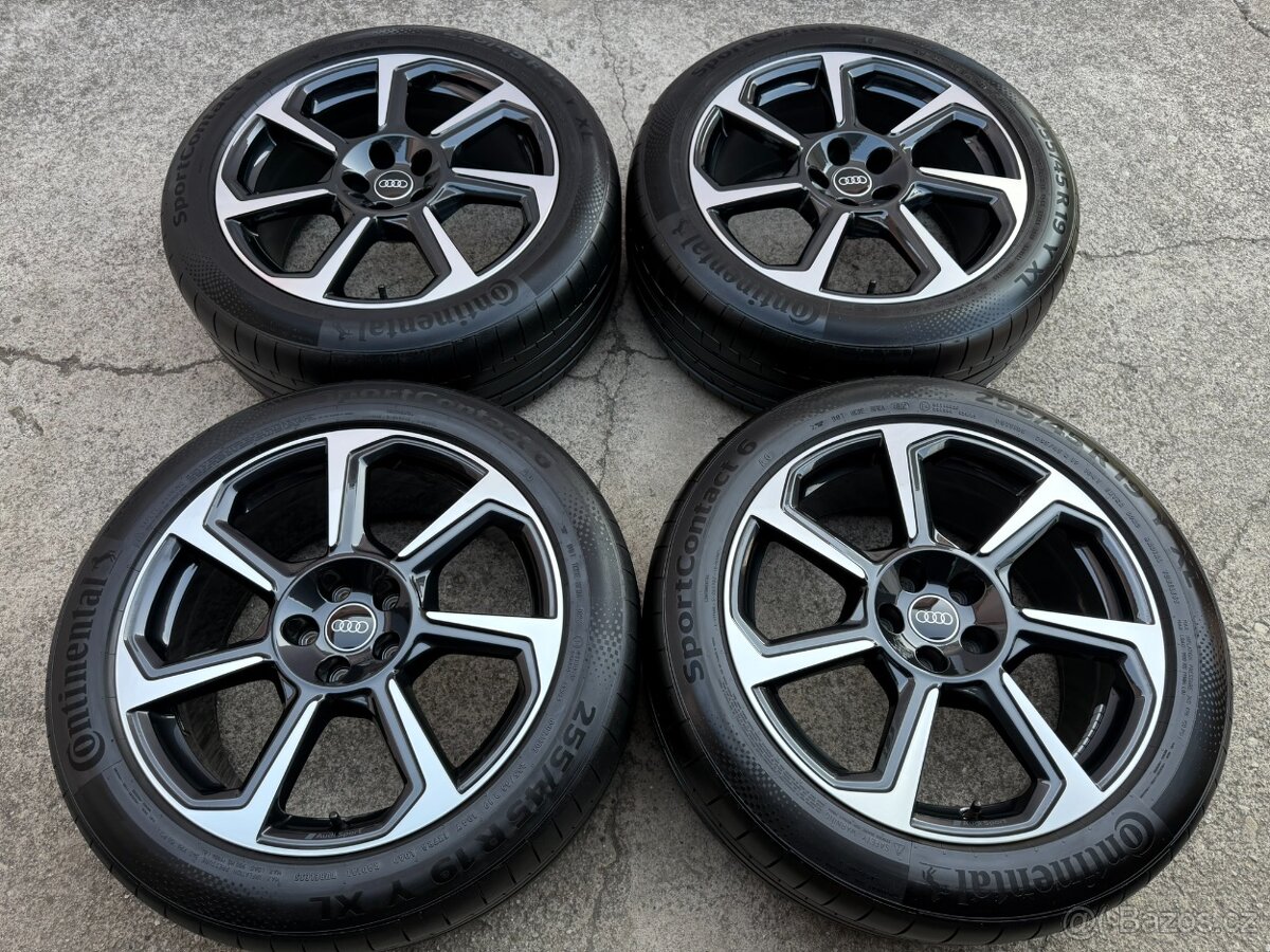 LETNA SADA AUDI Q3 5X112 R19 8,5J ET38