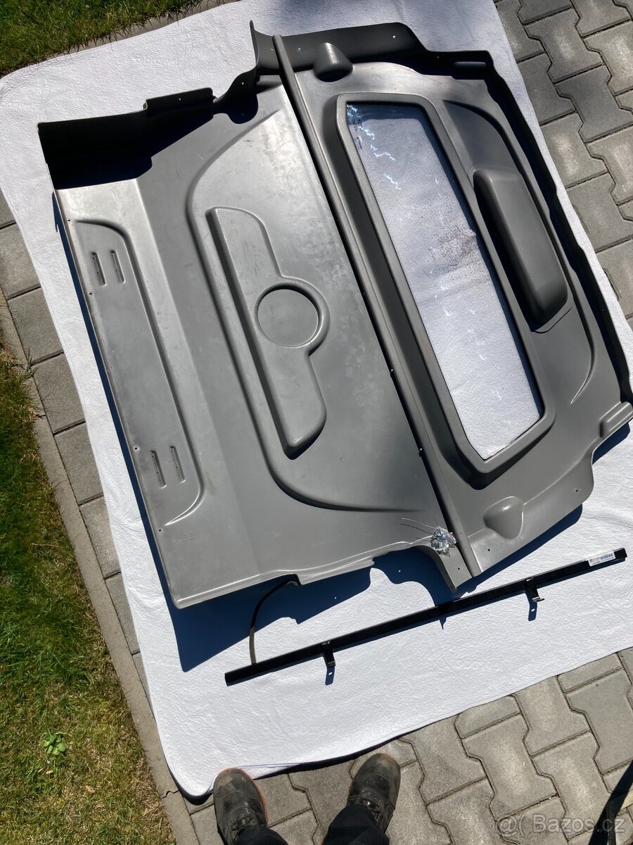 Přepážka do volkswagen caddy maxi