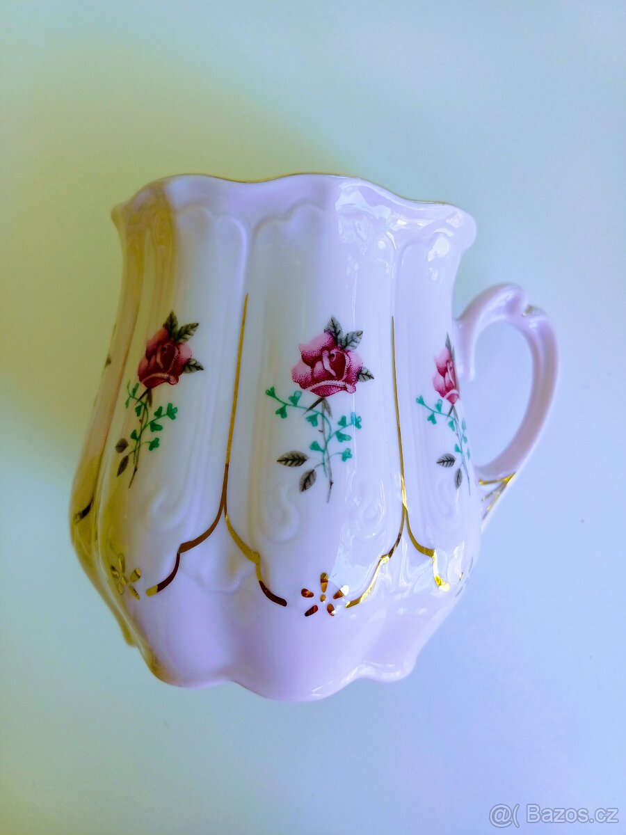 Růžový porcelán