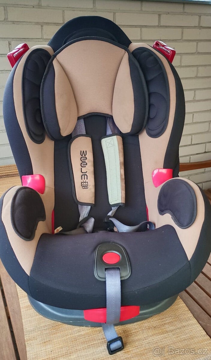 Dětská autosedačka.