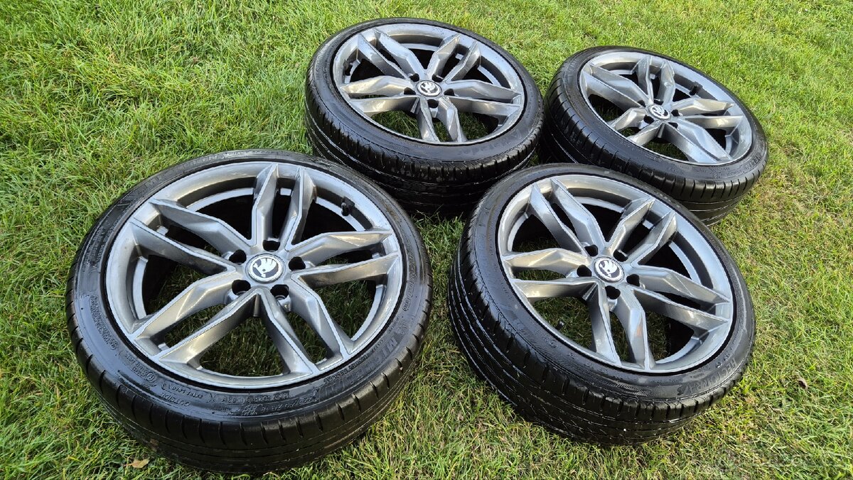 ALU 18" Škoda 5x112, 225x40 R18, LETNÍ