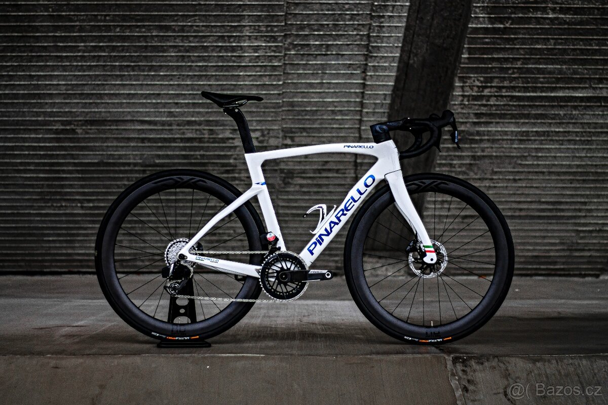 Pinarello F 2024, Sram Force AXS E1 2x12, DXC Carbon