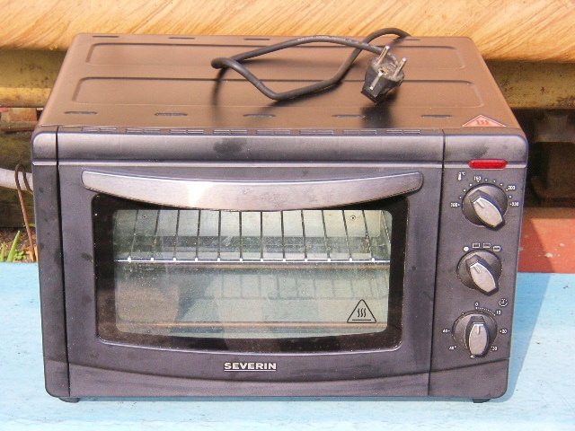 Prodám malou ELEKTRICKOU TROUBU