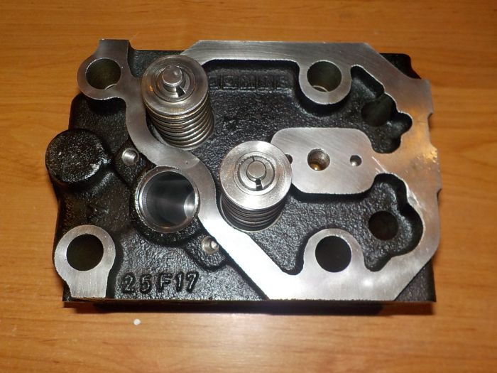 Hlava válce kompletní s ventily Zetor 5511 - 6745