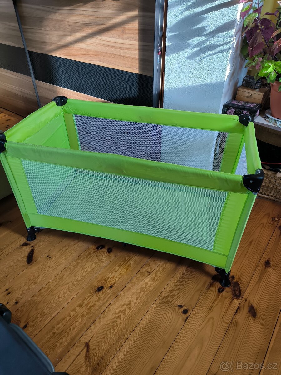 Rozkládací dětská postýlka