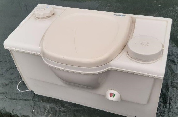 Kazetové(pevné) Chemické WC pro obytný přívěs,obytné auto...