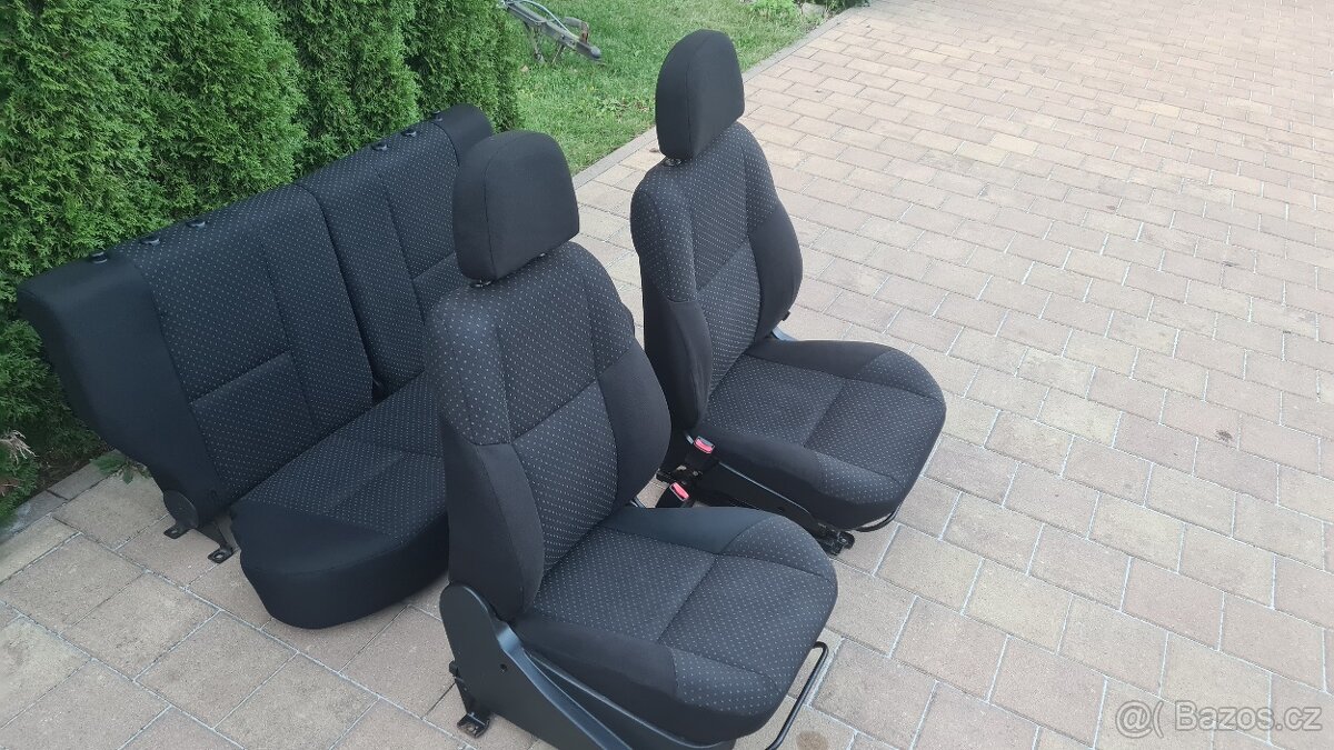 Mitsubishi Pajero Pinin Shogun sada sedaček