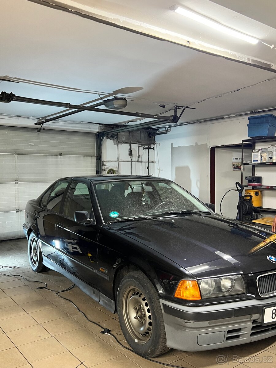 Bmw E36 318i 85kw Nová STK