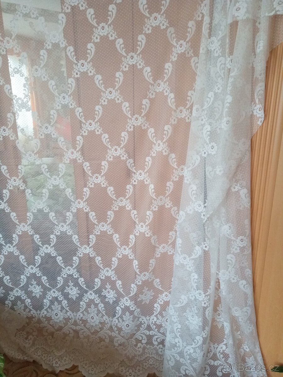 Nová dlouhá záclona 250x330cm