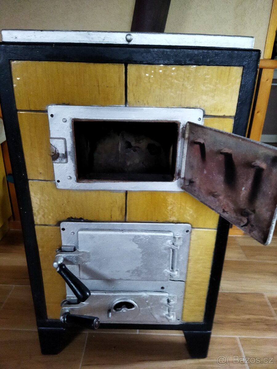 Kachlová kamna