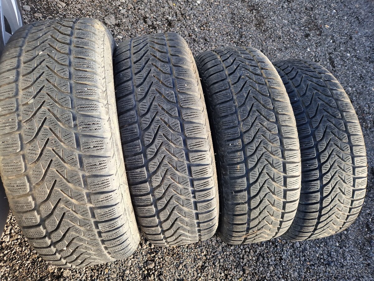 Pneu. zimní 195/65/15 - Lassa -