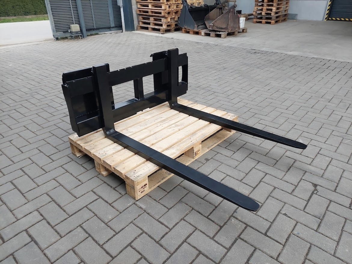 Paletizační vidle smykový nakladač CAT Bobcat a jiné skladem