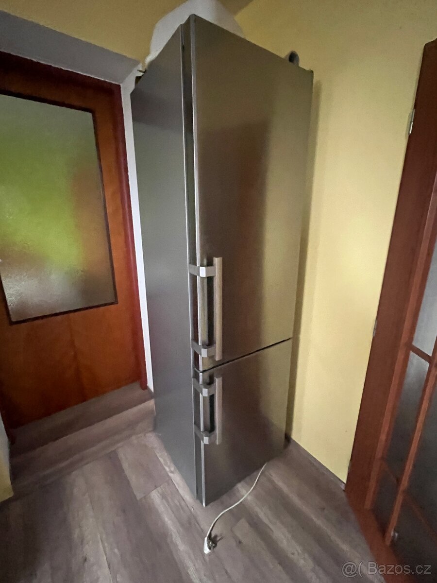 Ledničká Liebherr beznámrazová 200cm