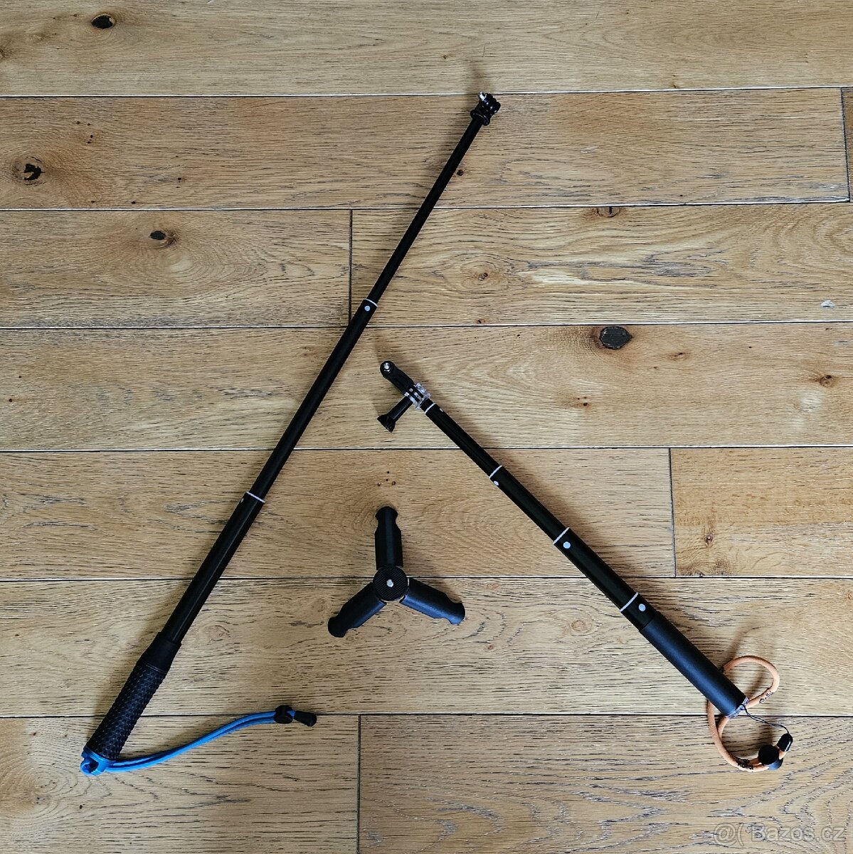 P: Selfie tyče a mini stativ