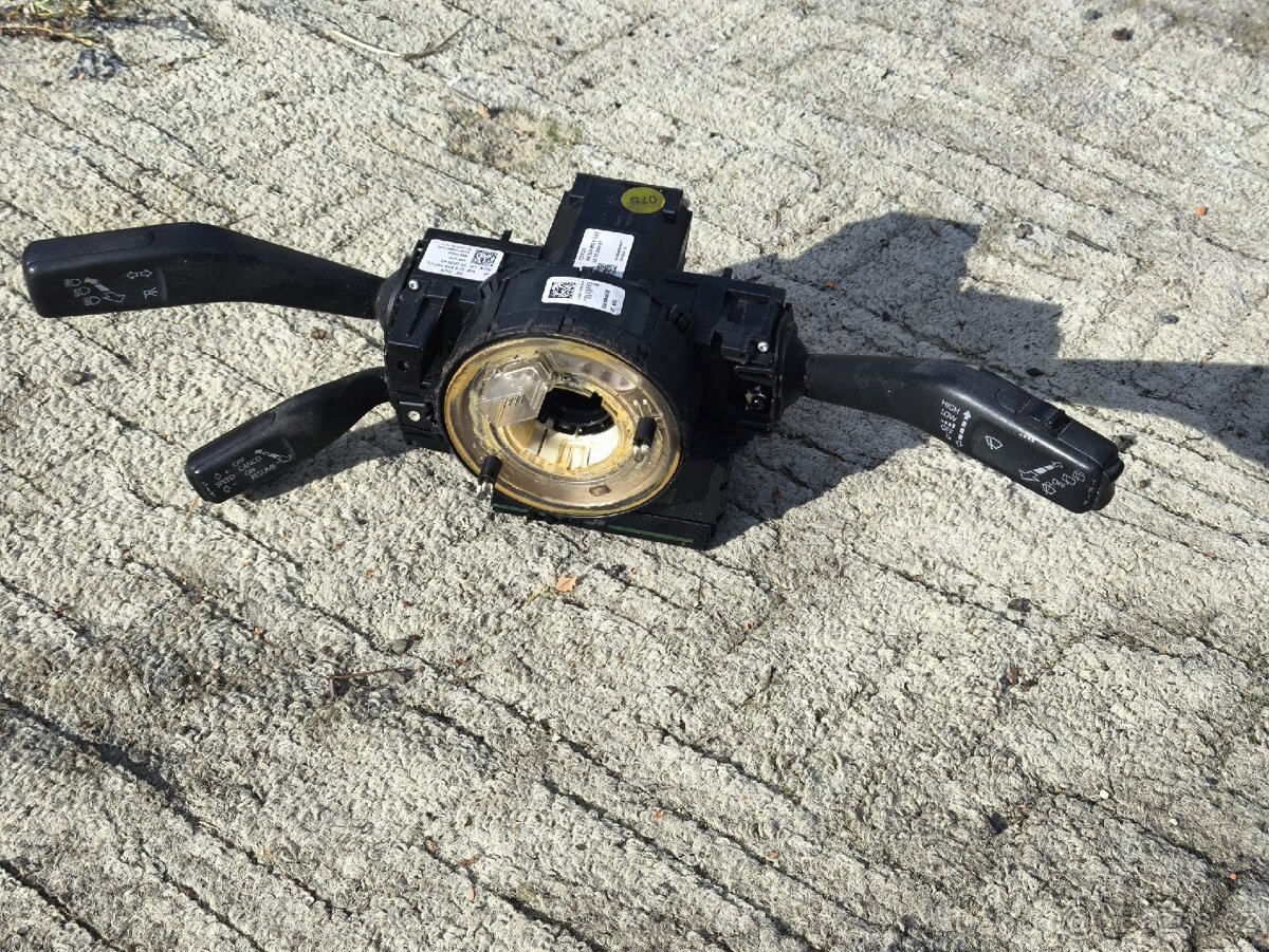 Passat B6 - páčky, tempomat, podvolantova jednotka, kroužek