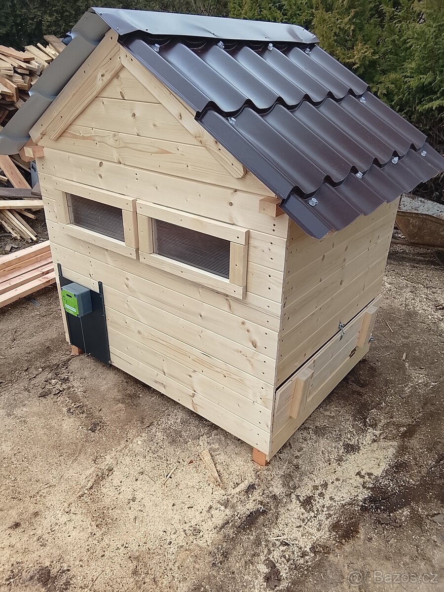 Zateplený kurník pro 5 slepic