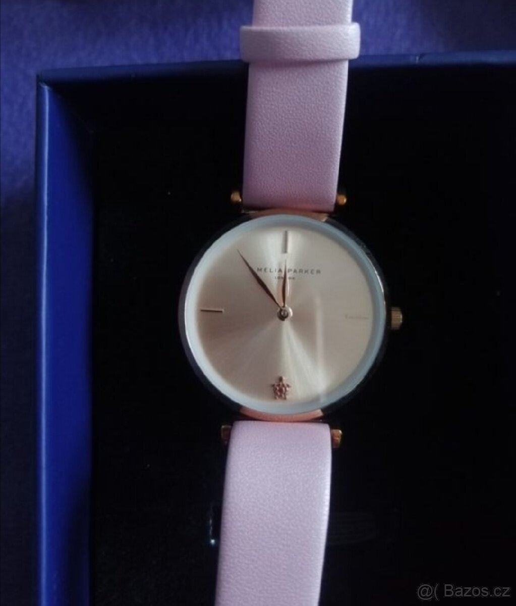 Nové hodinky s originální krabičkou