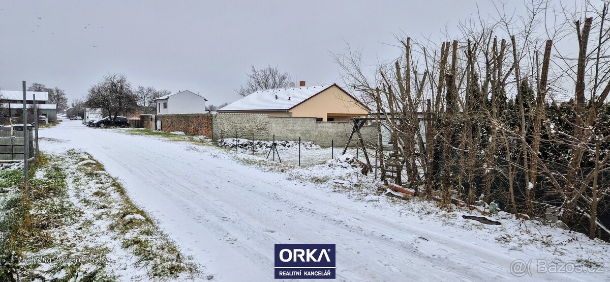 Prodej pozemku pro bydlení, 695 m2 ( resp. 1 389 m2) , Olomo