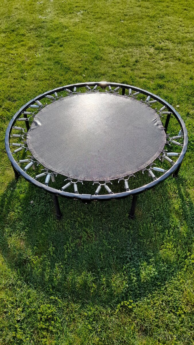 Trampolína