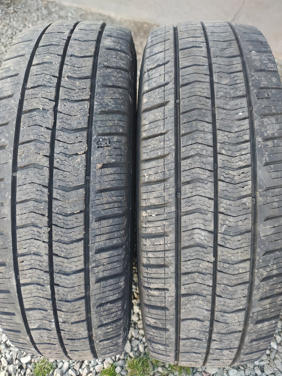 Celoroční pneu Kumho 215/75/16C 116/114R