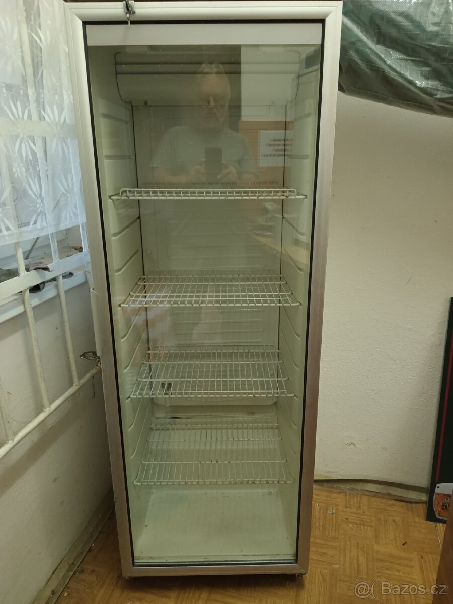 Prosklená chladnice Zn. Alaska