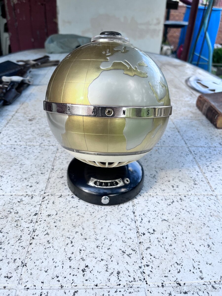 Japonské rádio ze 60. let