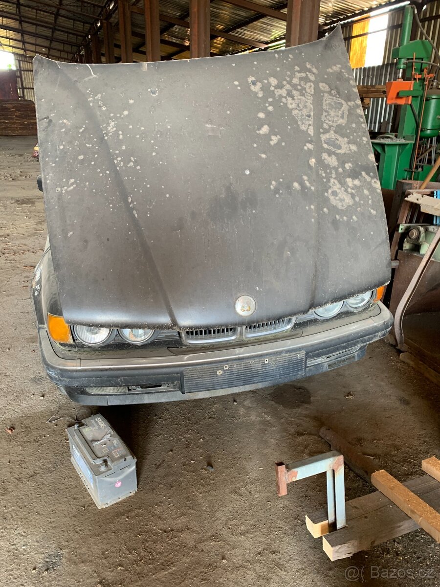 BMW E32 750i díly