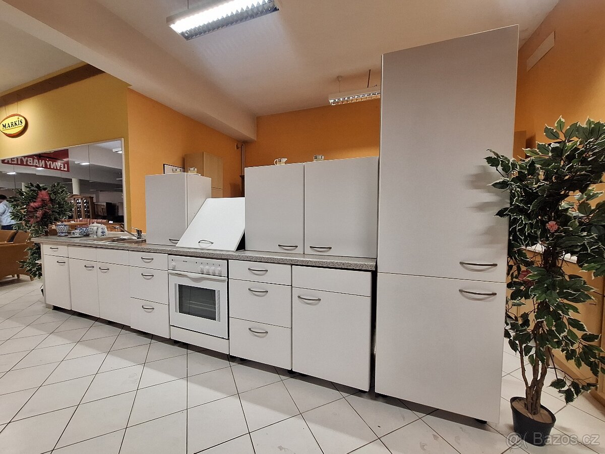 Kuchyňská linka včetně spotřebičů