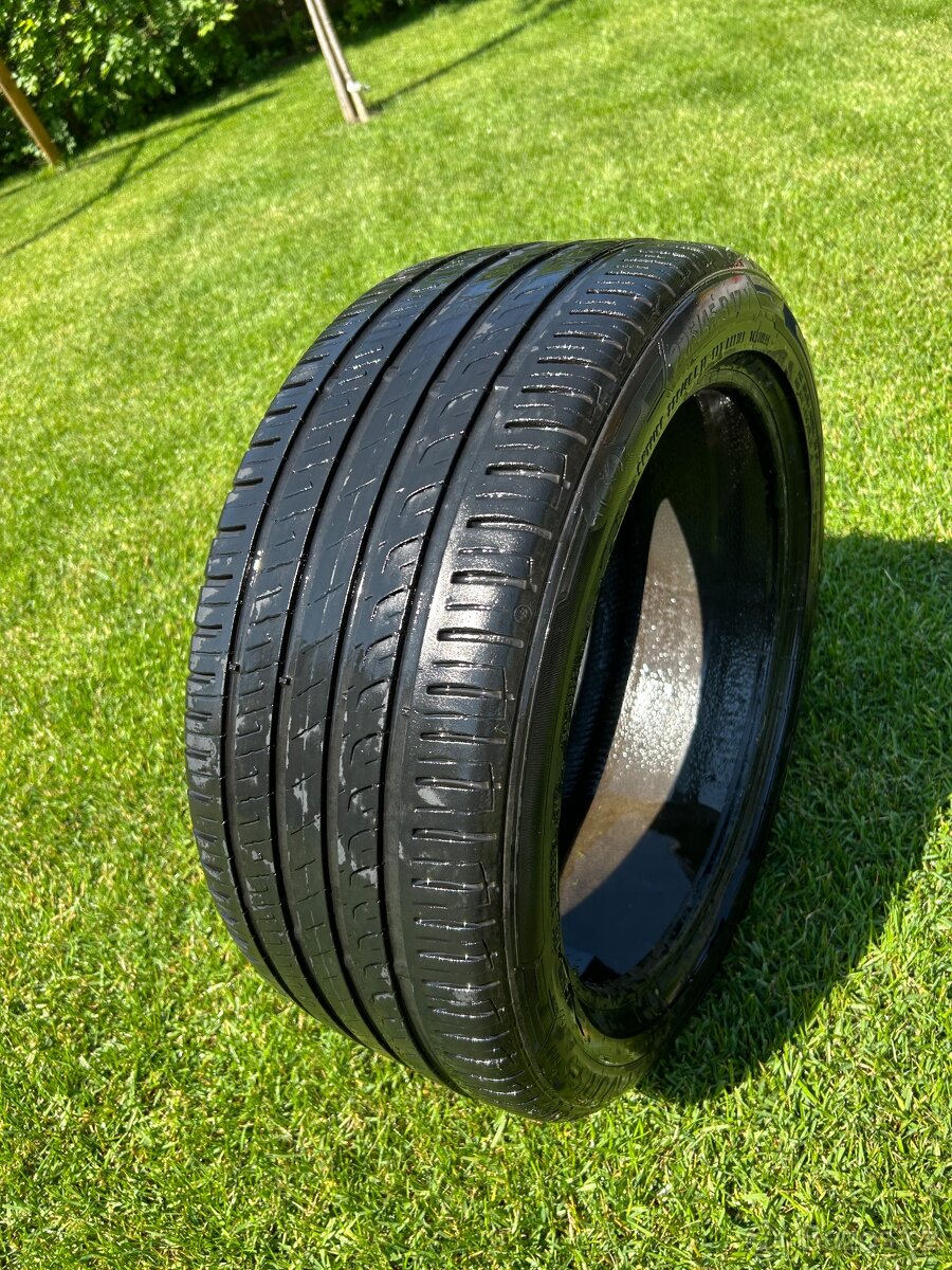 225/45 R17Y Bravuris 5