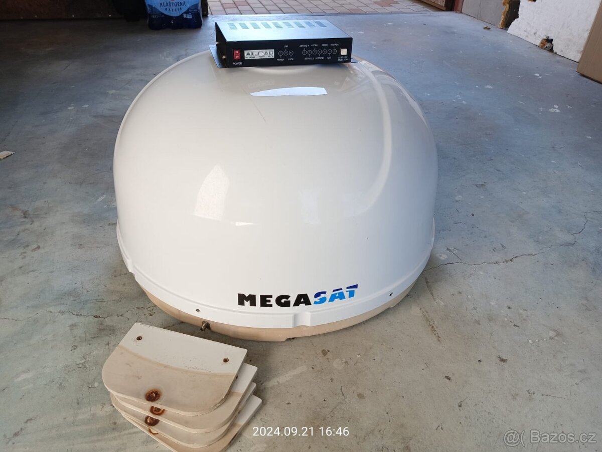 Satelit