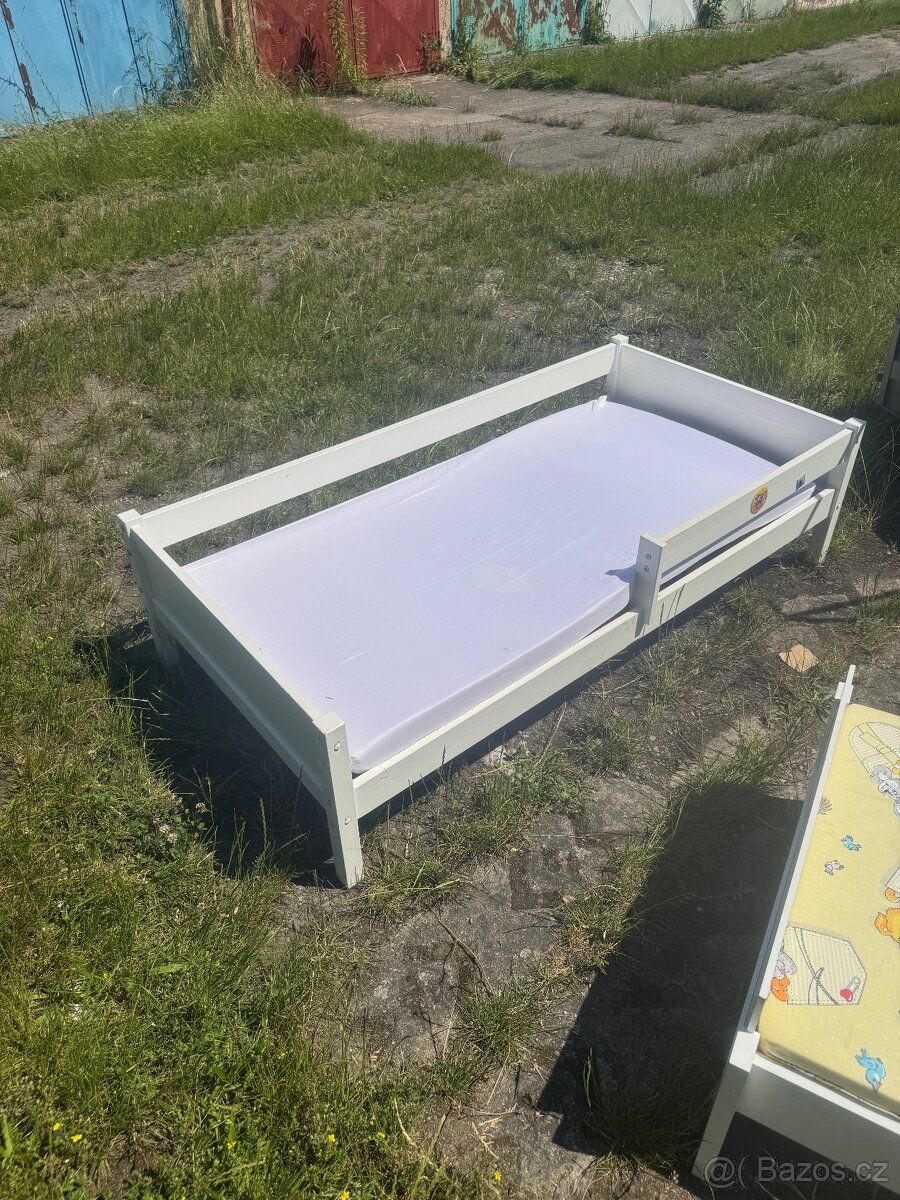 Dětská postel IKEA se zábranou a spodním šuplíkem na pr