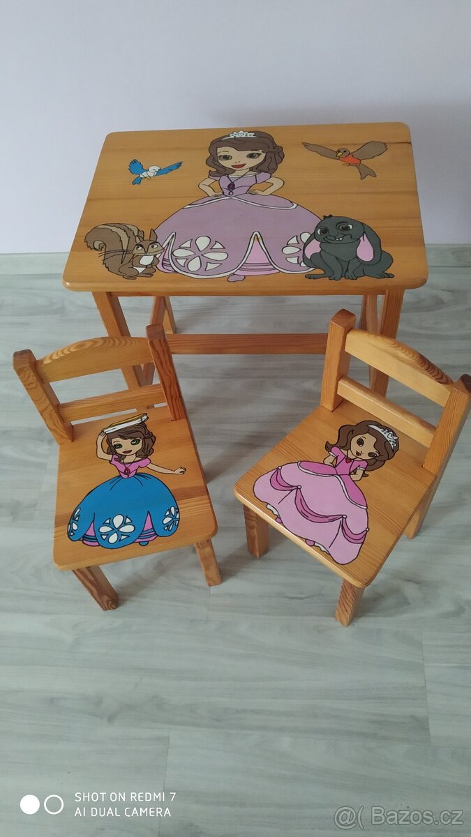 Dětský stůl a židle