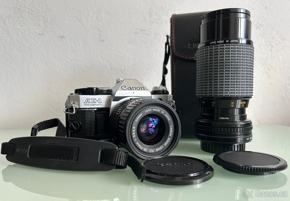 Canon AE-1 Program se dvěma objektivy