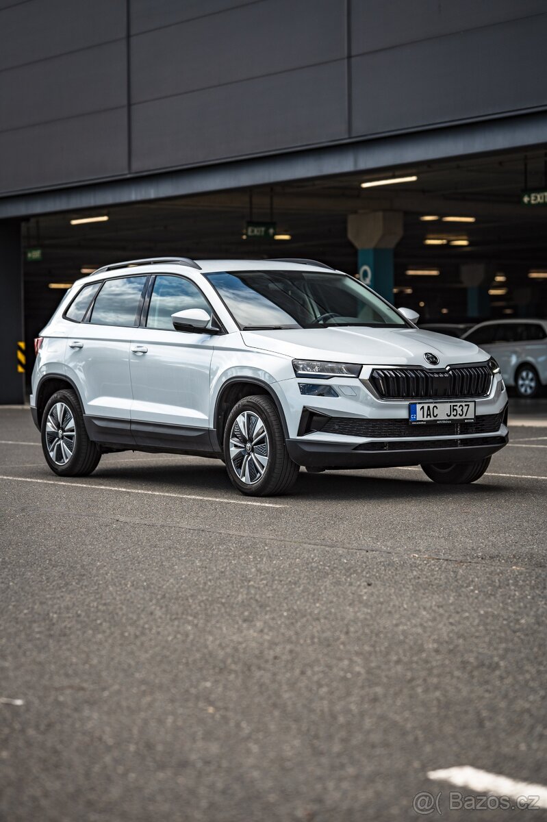Škoda Karoq 1.5 TSI manuál r.v. 2024, najeto 12000 TOP STAV
