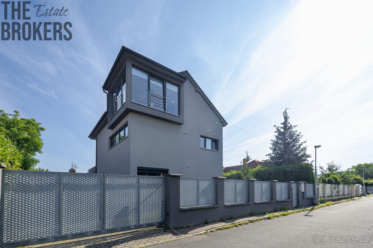 Prodej luxusní vily, 300 m2, Praha - Lahovice, pozemek 858 m