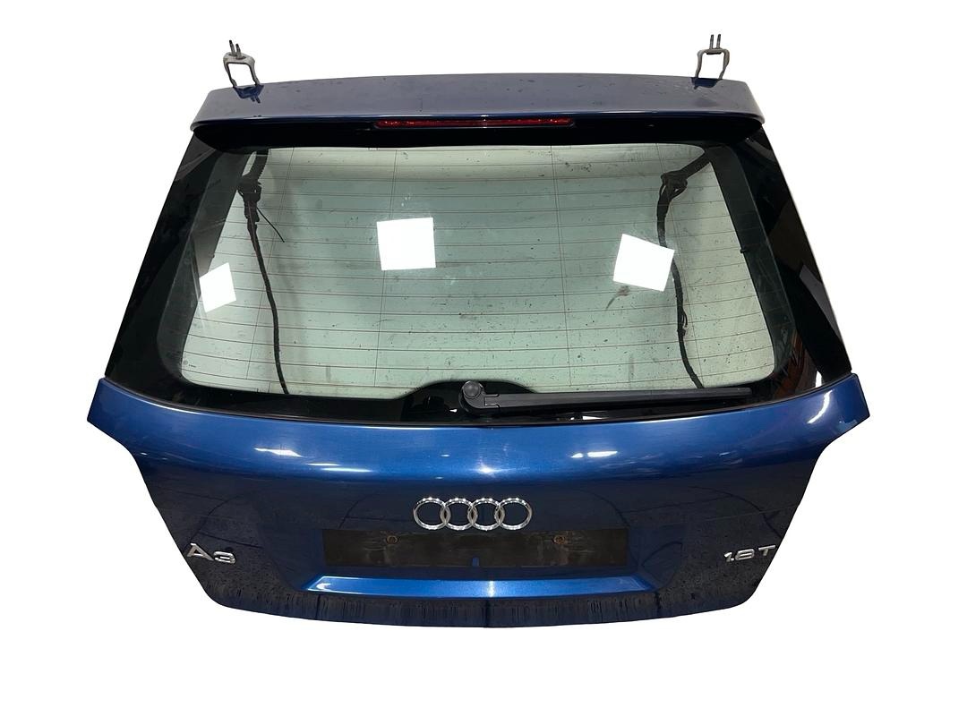 Páté dveře modrá metalíza LZ5C Audi A3 8P S-line sportback