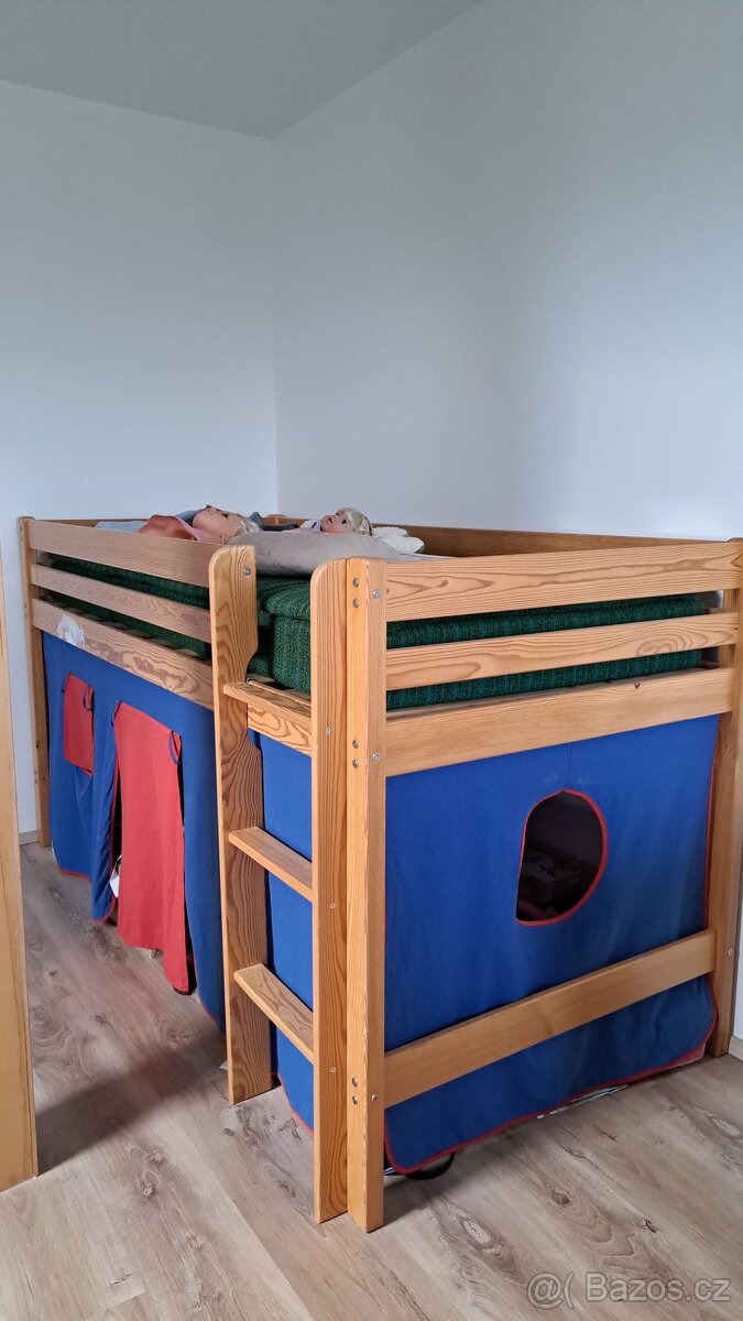 Dětská postel s hracím/úložným prostorem