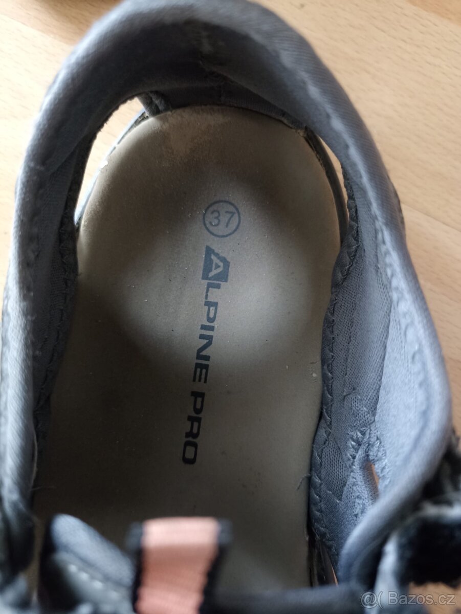 Prodám AlpinePro sandály. Lehce nošené, vel. 37.