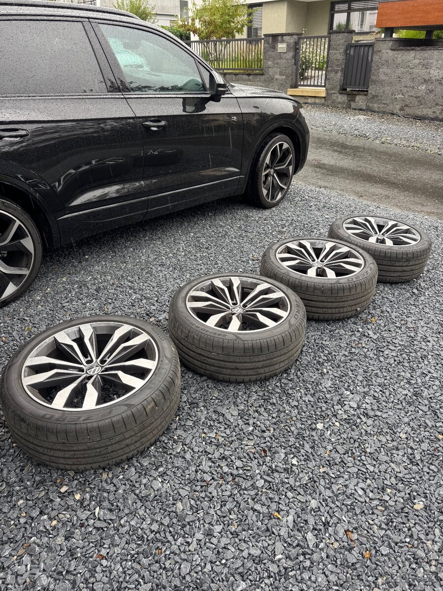 Pirelli Pzero 285/40/r21 NOVÉ