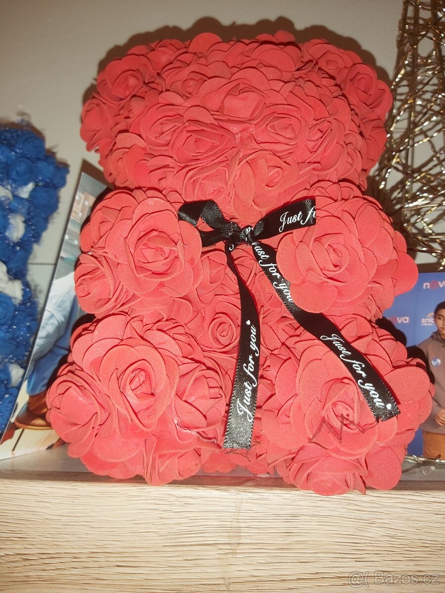 Medvídek z růží