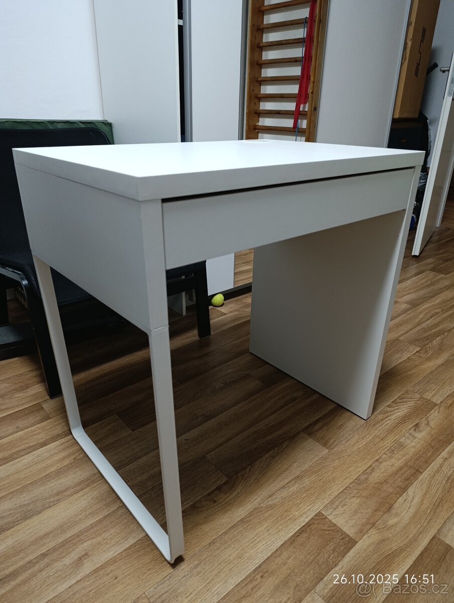 Psací stůl IKEA Micke