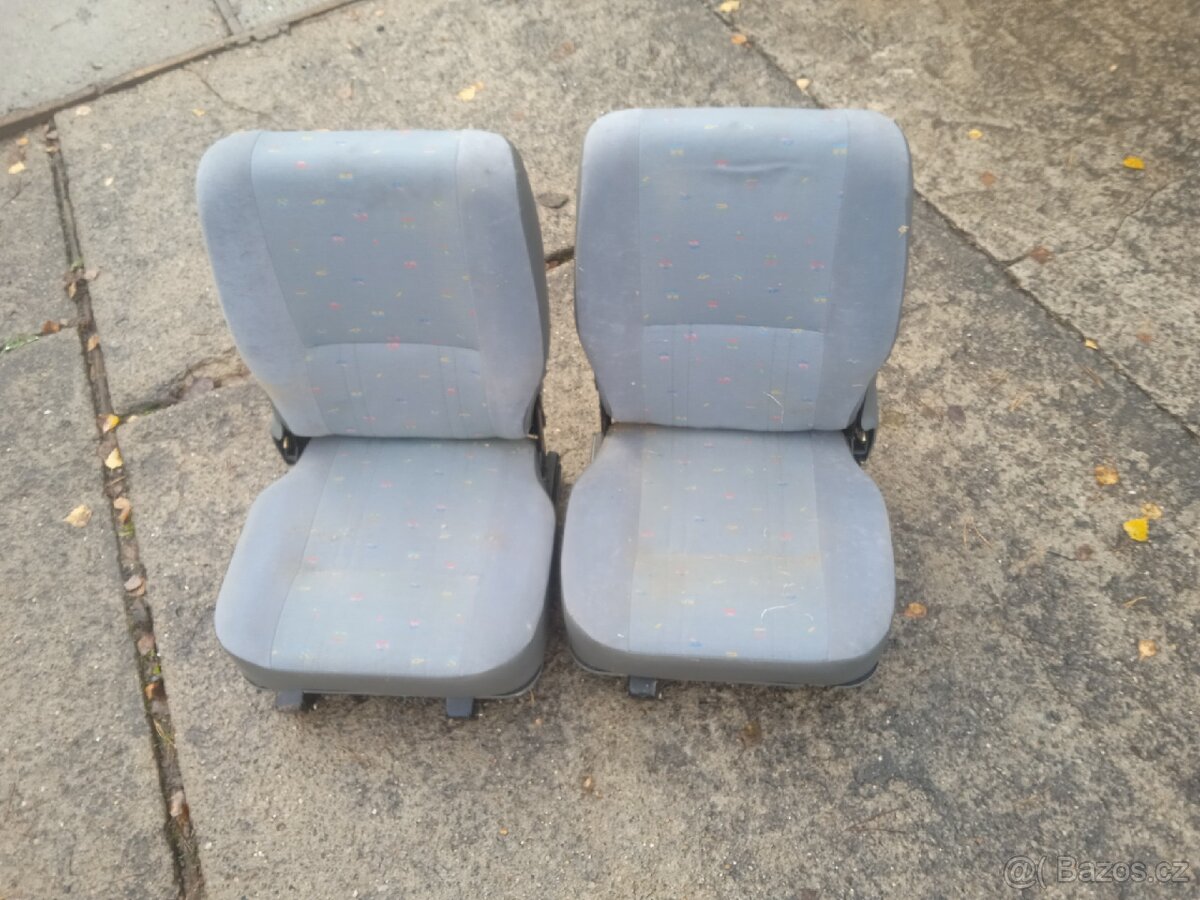 Zadni sedadla Suzuki Samurai