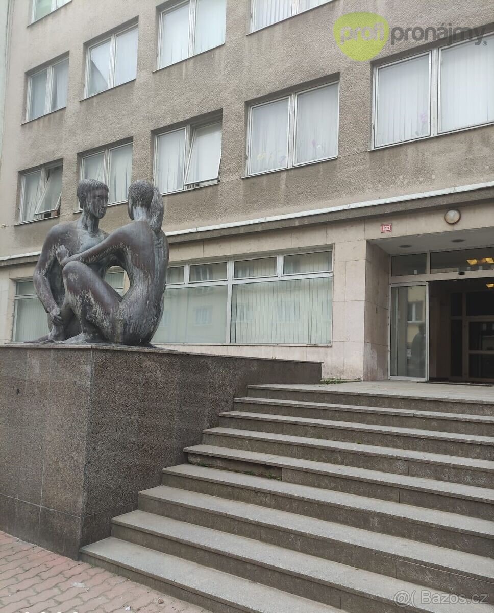 Pronájem kanceláře 12 m² - 35 m²