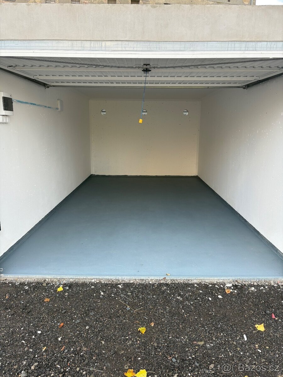 Garáž 6x3,4 =20,4 m2