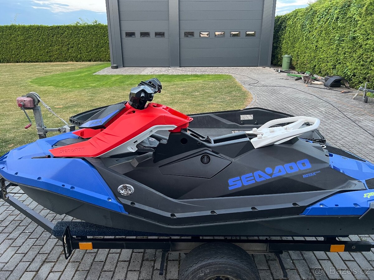 Prodam po dilech Seadoo Spark