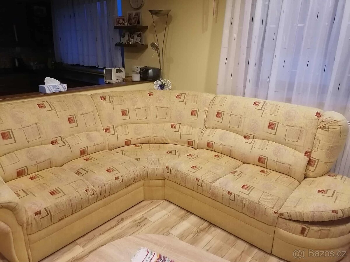 Rohový gauč 210x210 cm