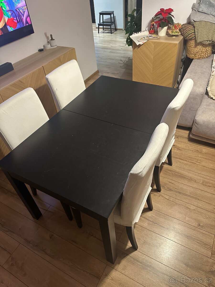 Jídelní stůl a 4x židle